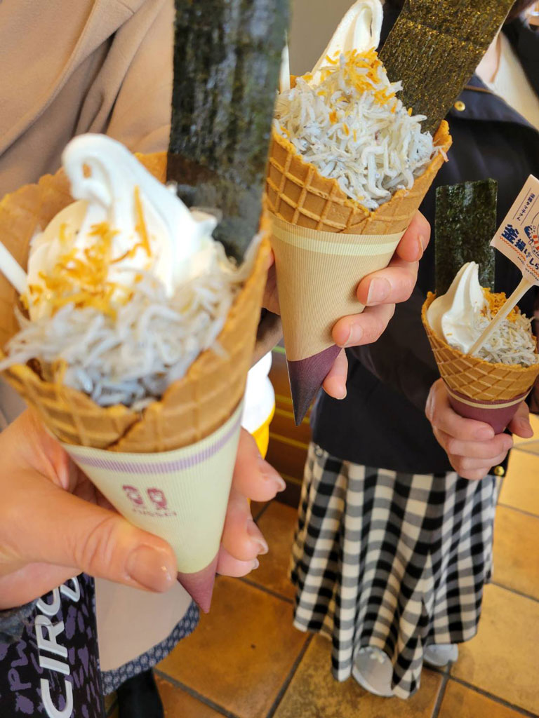 シラスのソフトクリームの写真