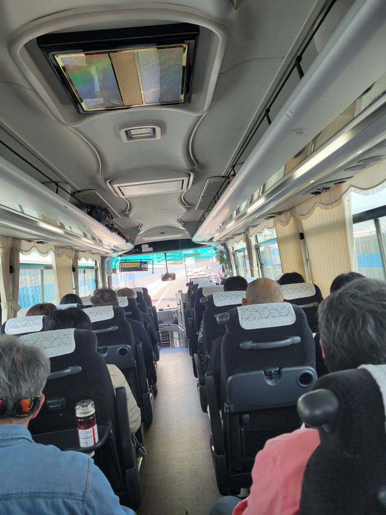 バス車内の様子写真