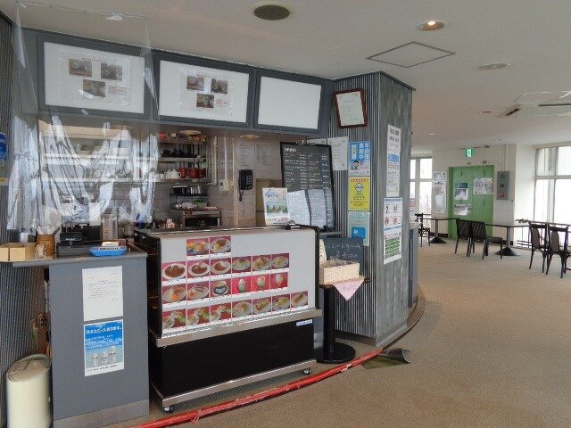回転する喫茶店「コスモス」